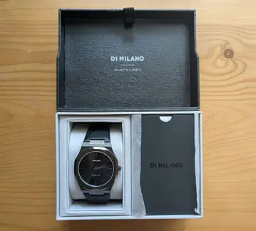 D1 MILANO ULTRA THIN 블랙 손목시계
