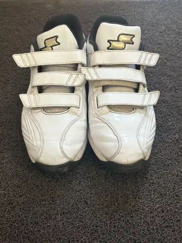 Skechers 벨트 부착 신발 화이트
