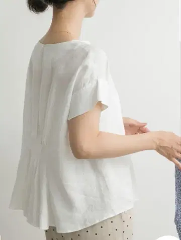 어반 리서치 도어스 린넨 백 턱 블라우스