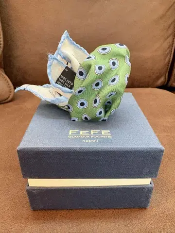 [새상품급] FEFE 포켓 치프