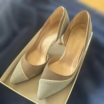 긴자 카네마츠 힐 펌프스 23cm