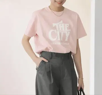 THE CITY 프린트 로고 T셔츠 핑크