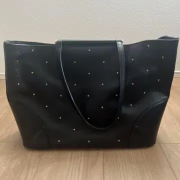 MCM 스터드 블랙 토트백