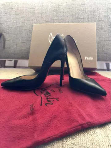Christian Louboutin 블랙 하이힐
