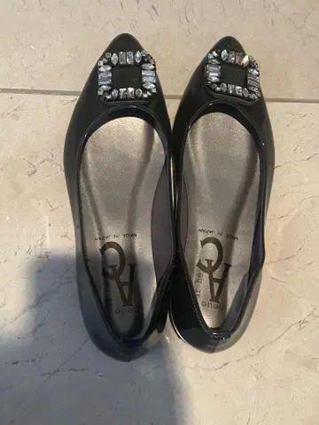 비쥬 장식 블랙 펌프스 23.5cm 일본제