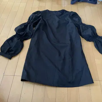 블랙 긴팔 원피스