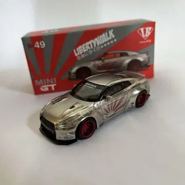 MINI GT 49 리버티워크 닛산 GT-R R35 새틴 실버