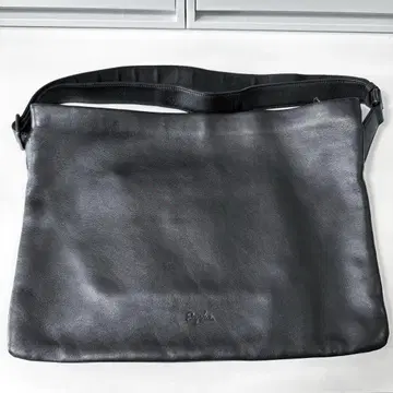 Rapha 가죽 뮤제트