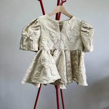 acka glossy jacquard blouse