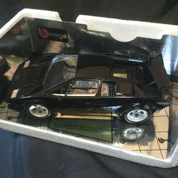 Lamborghini Countach 5000 1/18 Bburago