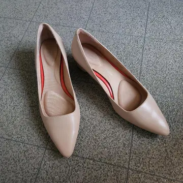 새상품급 ROCKPORT 로우힐 펌프스 베이지 23cm 4-858