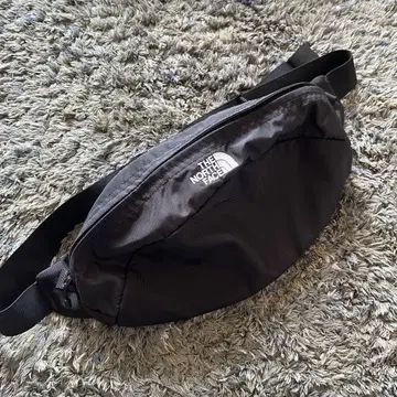 THE NORTH FACE 바디백 블랙