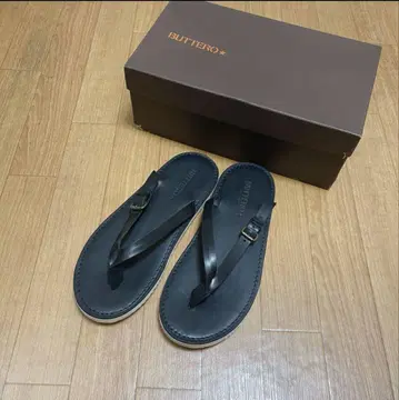 가격 인하 BUTTERO 부테로 가죽 샌들 블랙 42