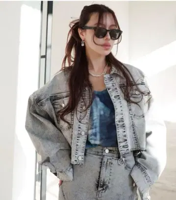 Glam Lips 비대칭 데님 재킷 라이트 그레이