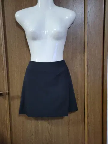 블랙 플레어 랩 스커트