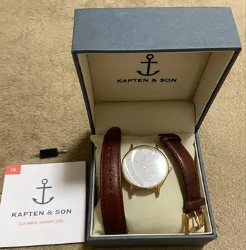 [ 미사용 새상품 ] KAPTEN & SON 아날로그 시계 골드/브라운