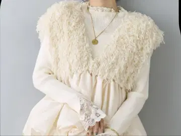 새상품 페더 프린지 페플럼 베스트