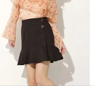 Lily Brown 플레어 스커트 사이즈 1