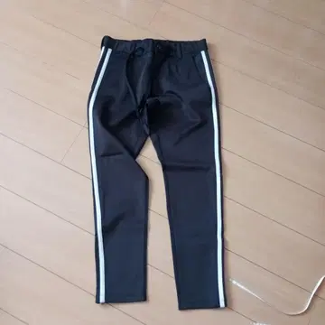 블랙 스트라이프 팬츠 남성 의류