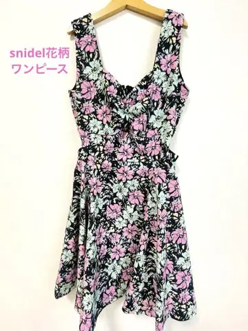 스나이델 snidel 원피스 네이비 꽃무늬