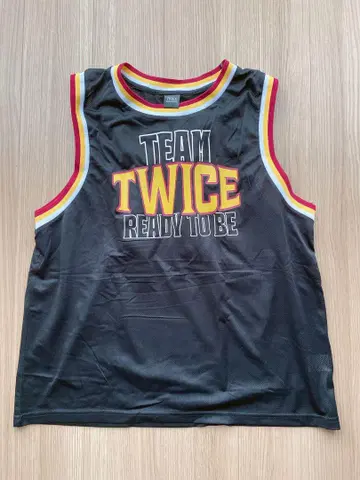 TWICE 유니폼