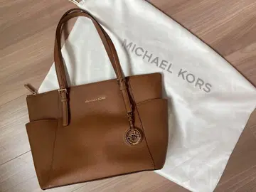 MICHAEL KORS 브라운 숄더백