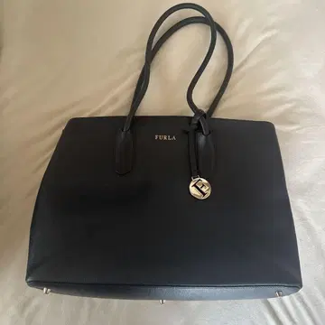 FURLA 블랙 가죽 핸드백