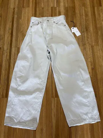 이번 시즌 완판 HYKE BARREL LEG JEANS 배럴 레그 데님