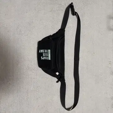 어깨에 메는 백팩
