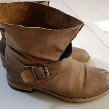 브라운 가죽 부츠