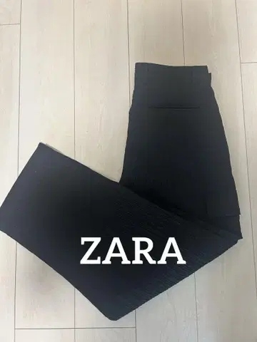 ZARA 엠보싱 가공 와이드 카고 팬츠