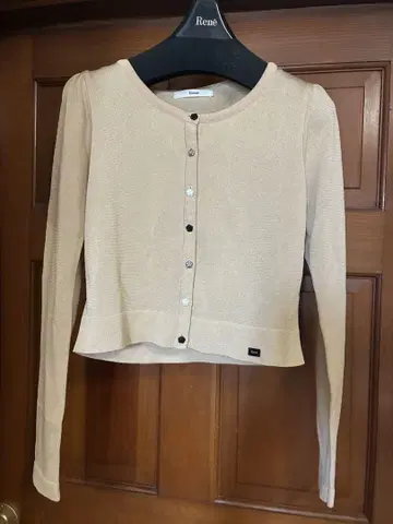 새상품급 Rene 르네 베이지 가디건 까멜리아 버튼