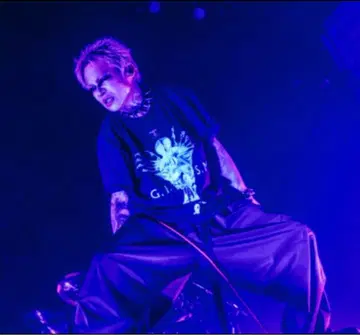 gism 티셔츠 DIR EN GREY 쿄 착용