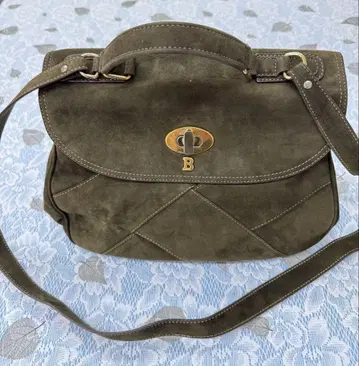 BALLY 발리 올리브 그린 스웨이드 숄더백