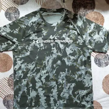 UNDER ARMOUR XL 카모플라쥬 티셔츠