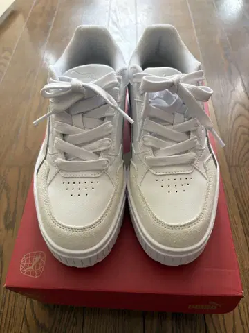 Puma 화이트 스니커즈 통굽