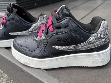 FILA 블랙 패턴 스니커즈 통굽