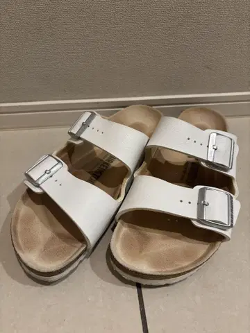 Birkenstock 버켄스탁 애리조나 화이트 샌들 41
