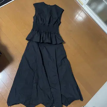 블랙 플레어 스커트 셋업 지퍼