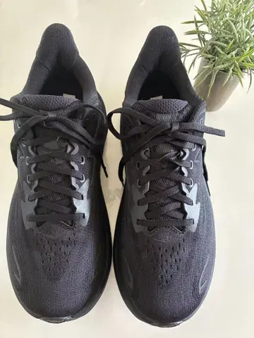 HOKA CLIFTON 10 블랙 8.5B