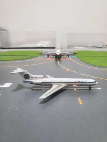 PA B0EING-727