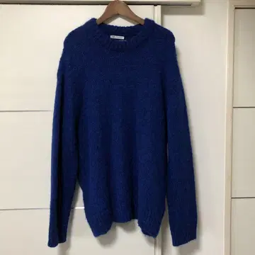 ZARA 블루 크루넥 니트