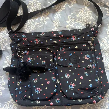 Kipling 모니싸 숄더백 키플링 플라워 폴카 새상품