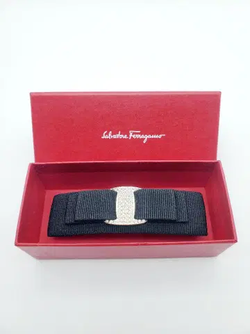 Salvatore Ferragamo 페라가모 바라 리본 머리핀