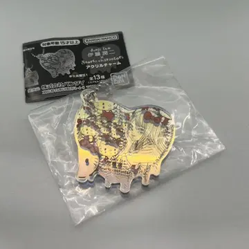 이토 준지 x 산리오 캐릭터즈 아크릴 참 갸루 토미에1