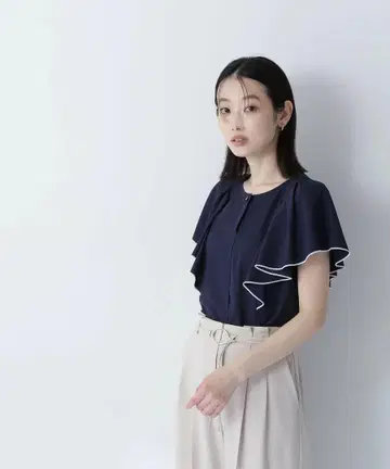 배색 라인 플레어 블라우스