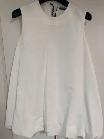 레어 케이나리타 KEINA RITA 벌룬 탑 화이트 사이즈 36