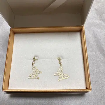 K18 다이아 버터플라이 귀걸이
