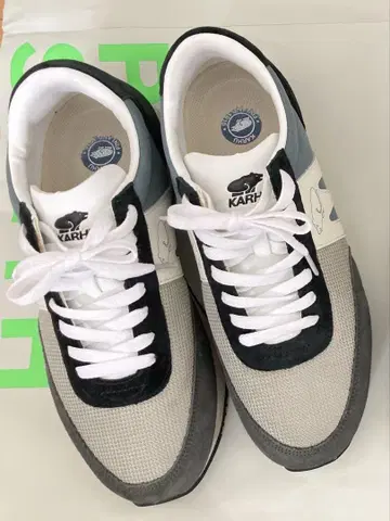 KARHU 알바트로스 건메탈/릴리 화이트 UK7