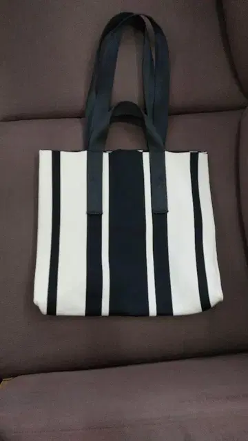 ZARA 패브릭 토트백 화이트 & 블랙 스트라이프